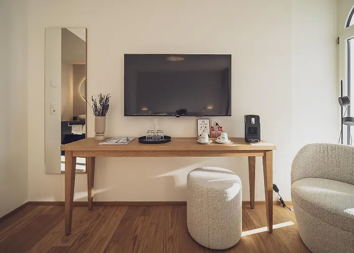 Otel Joseph's House By Mountain 3*